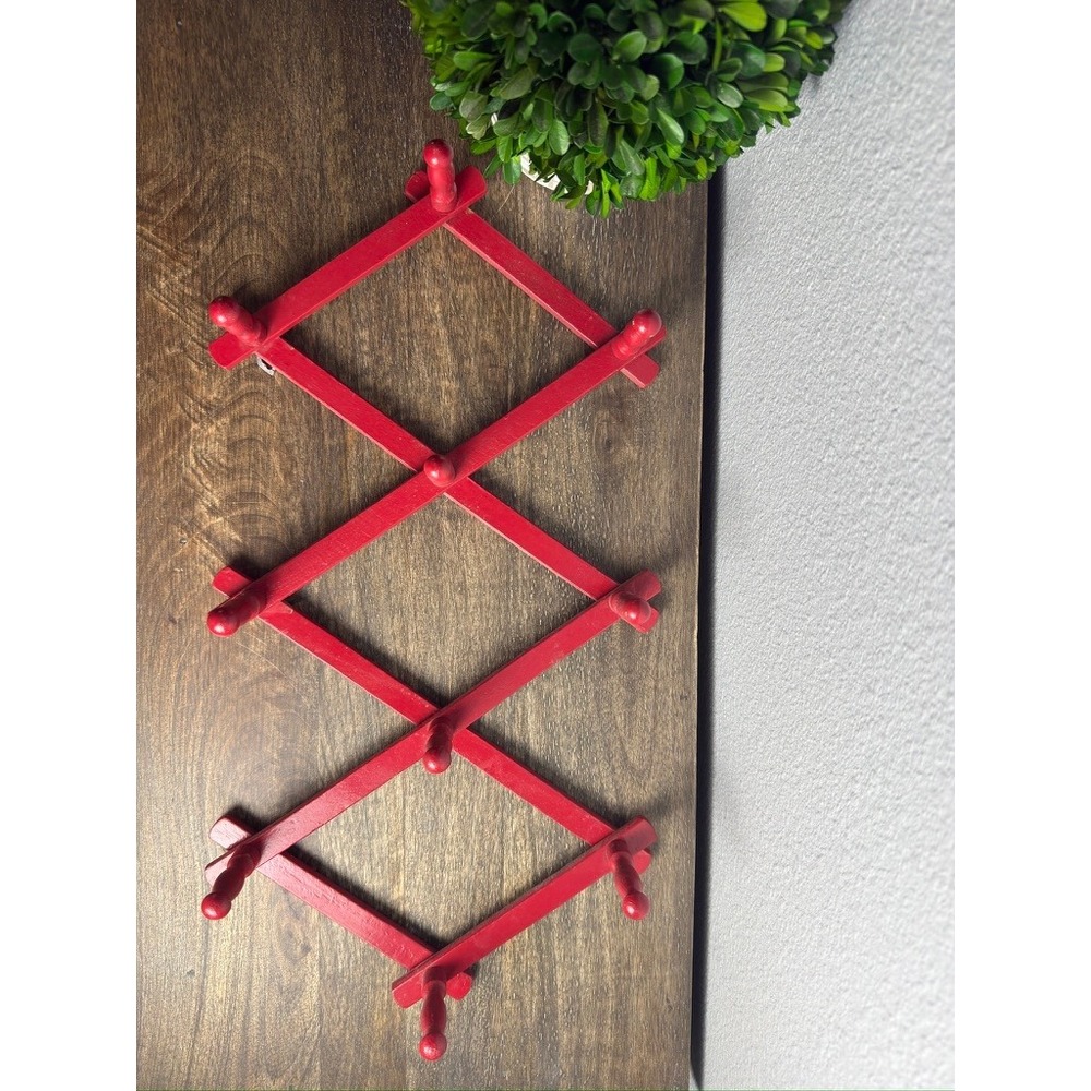Vintage Red Accordion Mug Rack Expandable Wood Peg Wall Hanger Cottage Kitchen